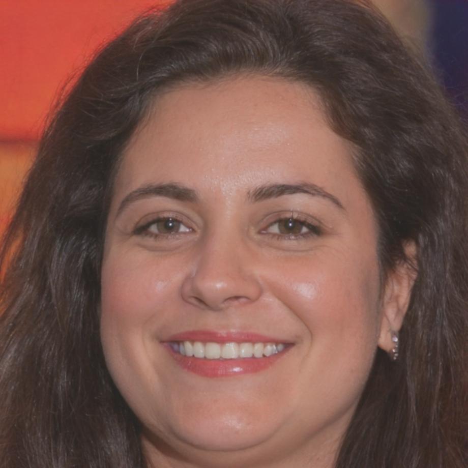 Professional headshot of Siriporn Vanichkul, Lead Data Analyst